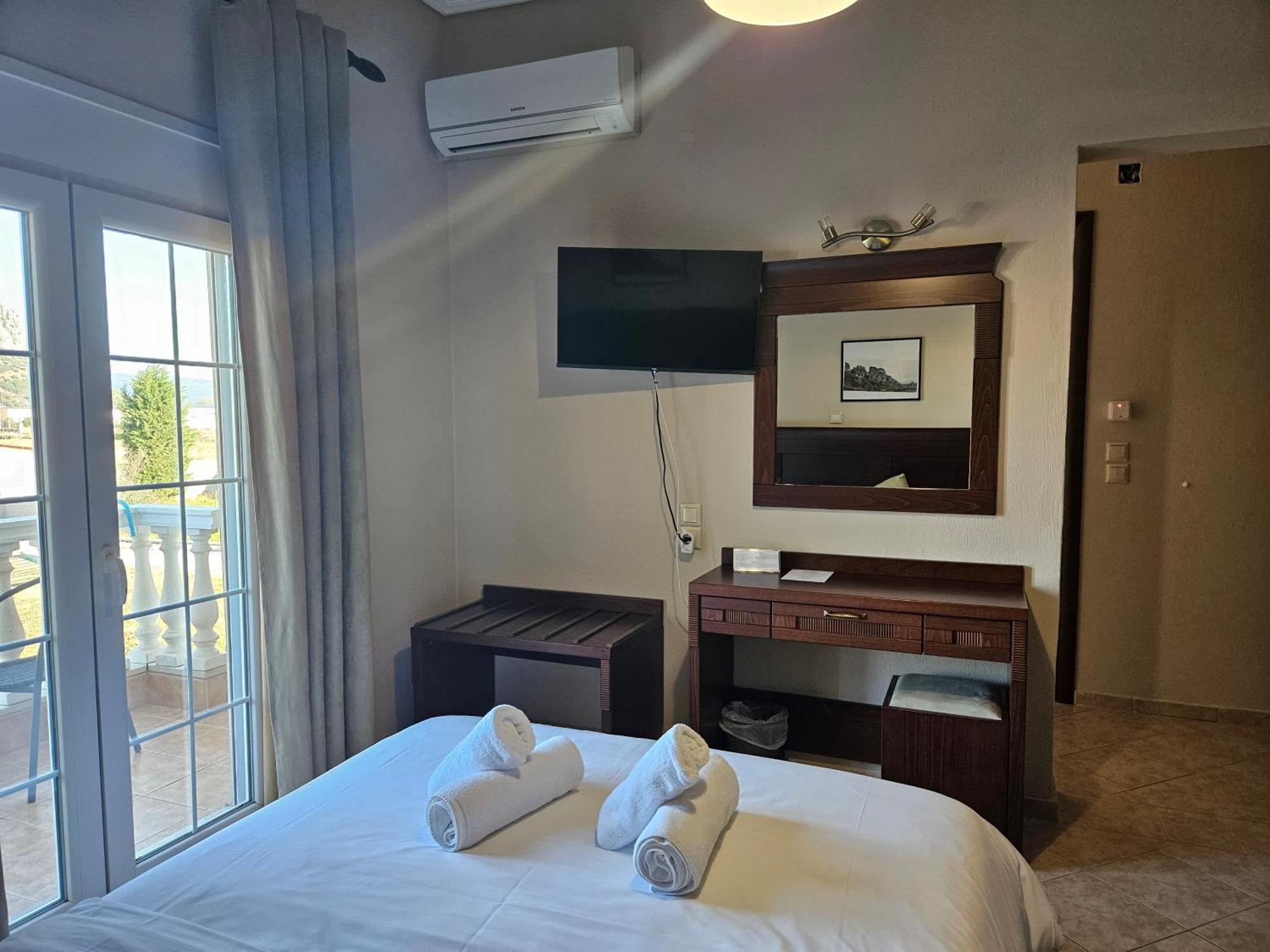 Spilaio At Meteora Hotel Kalampáka Ngoại thất bức ảnh