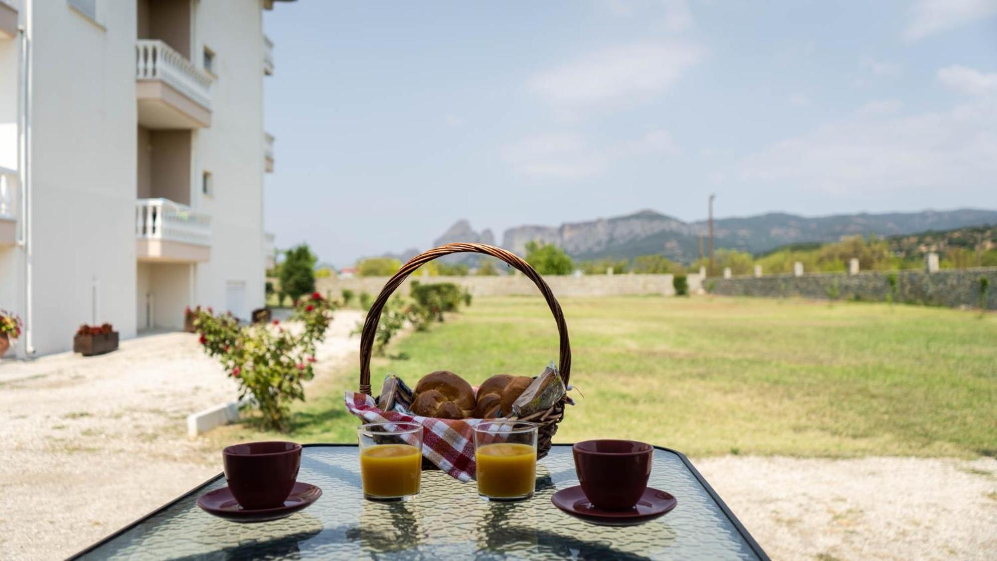 Spilaio At Meteora Hotel Kalampáka Ngoại thất bức ảnh